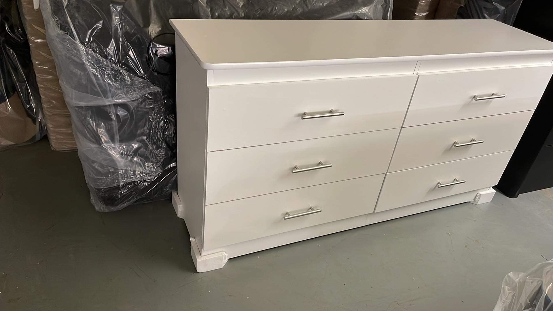 500 Series - 6 Drawer Dresser in White